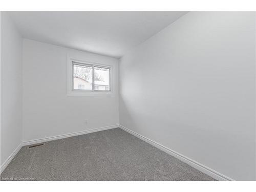 4-210 Glamis Road, Cambridge, ON - Indoor Photo Showing Other Room