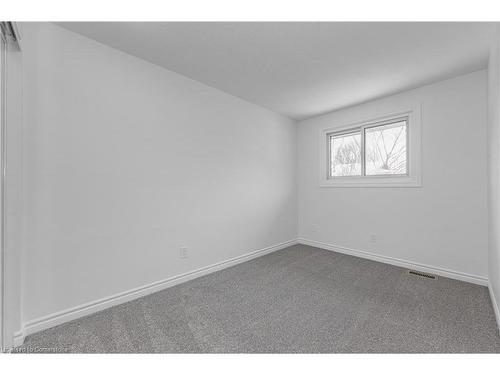 4-210 Glamis Road, Cambridge, ON - Indoor Photo Showing Other Room