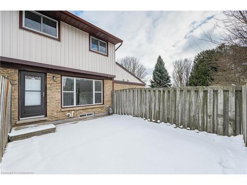 4-210 Glamis Road, Cambridge, ON - Outdoor