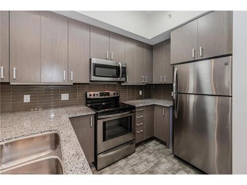 H201-62 Balsam Street, Waterloo, ON - Indoor Photo Showing Kitchen With Upgraded Kitchen