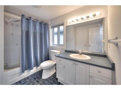 85 Eastforest Trail, Kitchener, ON - Indoor Photo Showing Bathroom