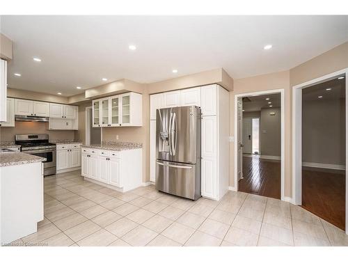 416 Olde Village Lane, Shelburne, ON - Indoor Photo Showing Kitchen