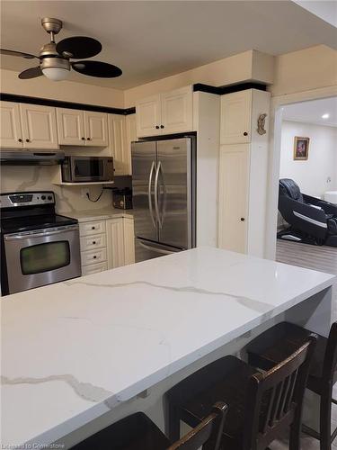 34 Georgian Crescent, Kitchener, ON - Indoor Photo Showing Kitchen