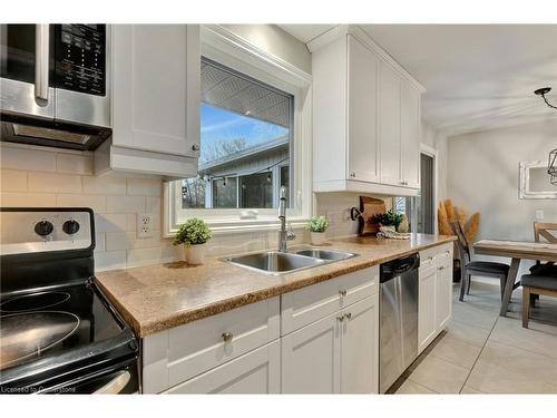 93 Crosby Drive, Kitchener, ON - Indoor Photo Showing Kitchen With Double Sink