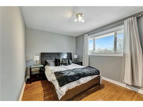 93 Crosby Drive, Kitchener, ON - Indoor Photo Showing Bedroom