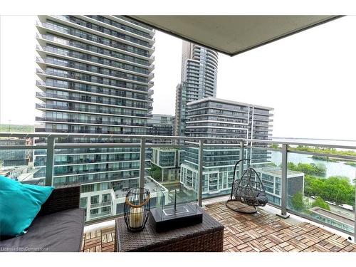 1105-33 Shore Breeze Drive, Etobicoke, ON - Outdoor With Balcony