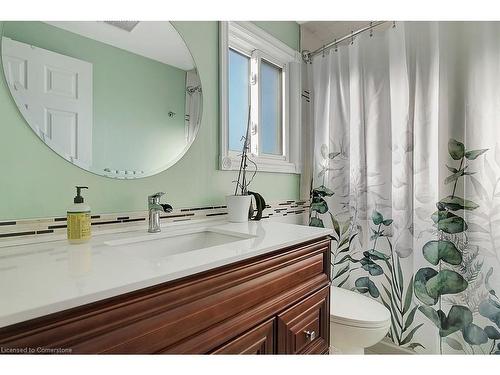 312 Ristau Place, Kitchener, ON - Indoor Photo Showing Bathroom