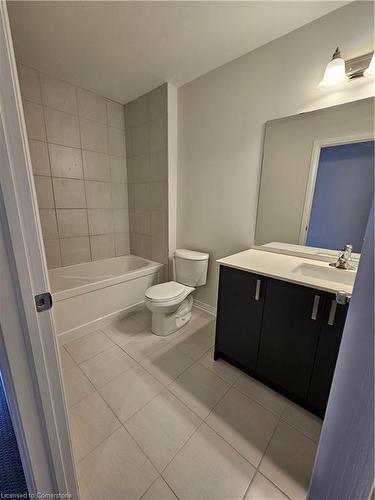 144-155 Equestrian Way, Cambridge, ON - Indoor Photo Showing Bathroom