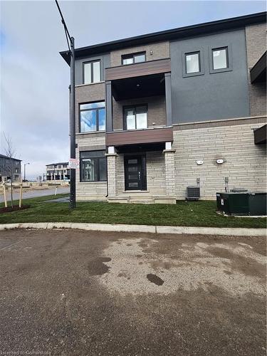 144-155 Equestrian Way, Cambridge, ON - Outdoor