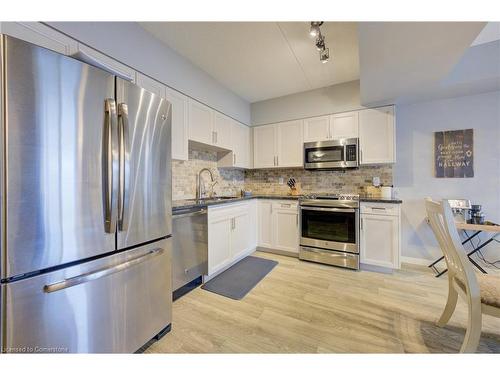 612-155 Water Street, Cambridge, ON - Indoor Photo Showing Kitchen With Double Sink