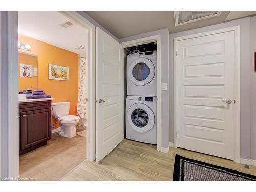 612-155 Water Street, Cambridge, ON - Indoor Photo Showing Laundry Room