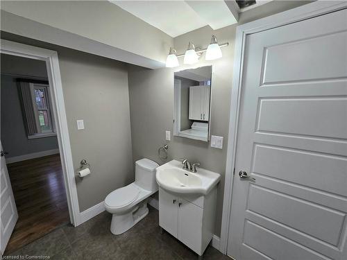 Lower-1801 Biscayne Drive, Cambridge, ON - Indoor Photo Showing Bathroom