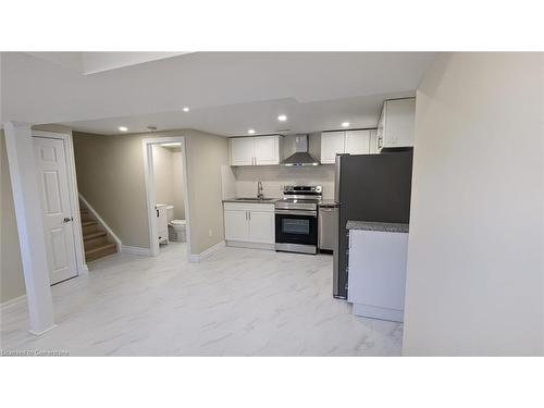 2-74 Dalegrove Drive, Kitchener, ON - Indoor Photo Showing Kitchen