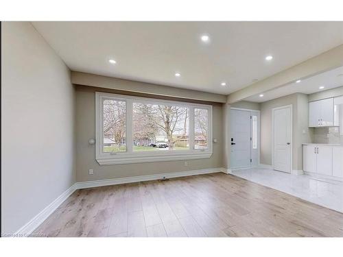 225 Simon Street, Shelburne, ON - Indoor Photo Showing Other Room