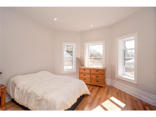 154 Main Street W, Shelburne, ON - Indoor Photo Showing Bedroom