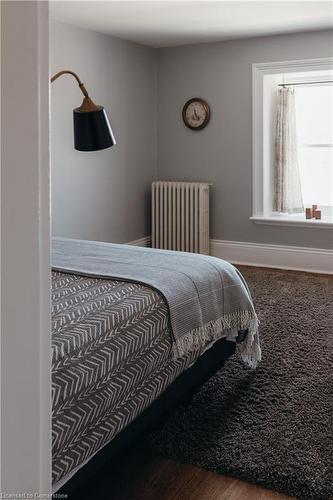 Upper Apt #3-59 Bruce Street, Cambridge, ON - Indoor Photo Showing Bedroom