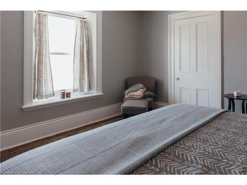 Upper Apt #3-59 Bruce Street, Cambridge, ON - Indoor Photo Showing Bedroom