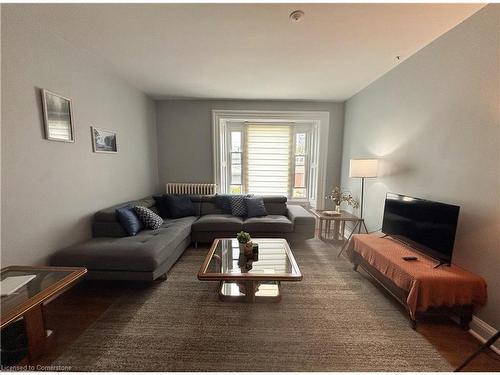 Upper Apt #3-59 Bruce Street, Cambridge, ON - Indoor Photo Showing Living Room