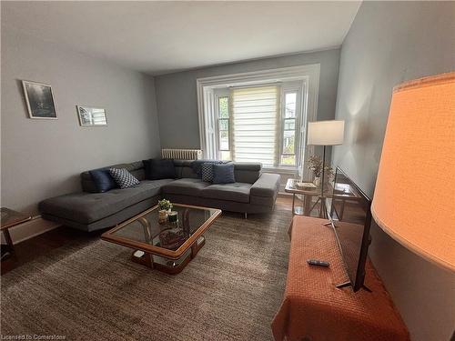 Upper Apt #3-59 Bruce Street, Cambridge, ON - Indoor Photo Showing Living Room