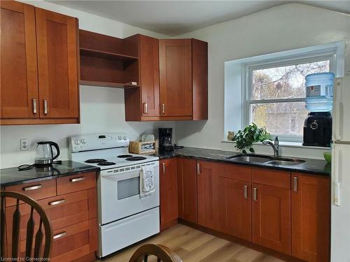 Upper Apt #3-59 Bruce Street, Cambridge, ON - Indoor Photo Showing Kitchen With Double Sink