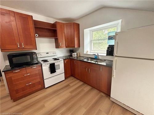 Upper Apt #3-59 Bruce Street, Cambridge, ON - Indoor Photo Showing Kitchen With Double Sink