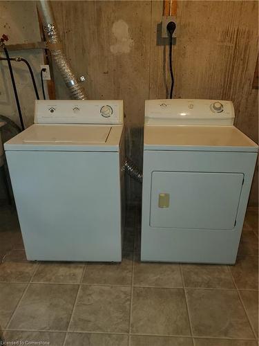 24-423 Westwood Drive, Kitchener, ON - Indoor Photo Showing Laundry Room