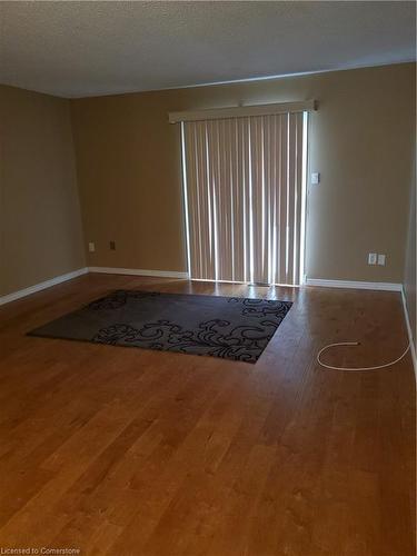 24-423 Westwood Drive, Kitchener, ON - Indoor Photo Showing Other Room