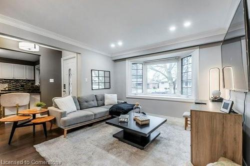 97 Noecker Street, Waterloo, ON - Indoor Photo Showing Living Room