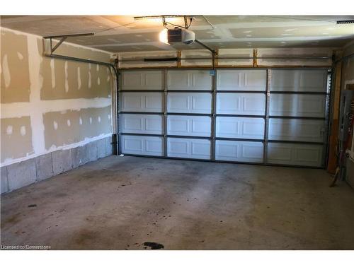 6-311 Woolwich Street, Waterloo, ON - Indoor Photo Showing Garage