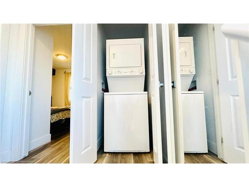 B-224 Portsmouth Gate, Waterloo, ON - Indoor Photo Showing Laundry Room