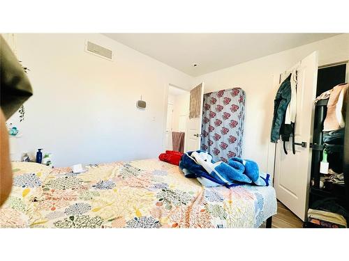 B-224 Portsmouth Gate, Waterloo, ON - Indoor Photo Showing Bedroom