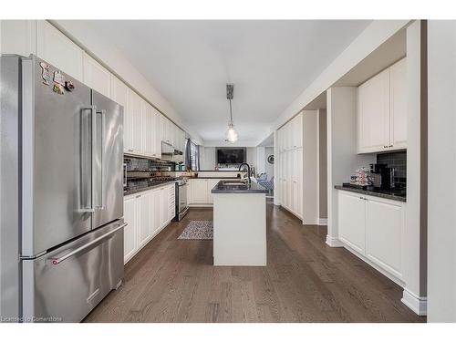 1526 Edencrest Drive, Mississauga, ON - Indoor Photo Showing Kitchen