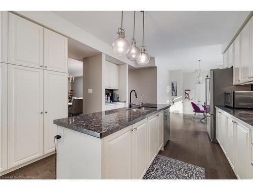 1526 Edencrest Drive, Mississauga, ON - Indoor Photo Showing Kitchen With Upgraded Kitchen