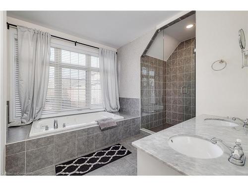 1526 Edencrest Drive, Mississauga, ON - Indoor Photo Showing Bathroom