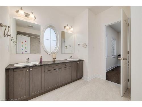 1526 Edencrest Drive, Mississauga, ON - Indoor Photo Showing Bathroom