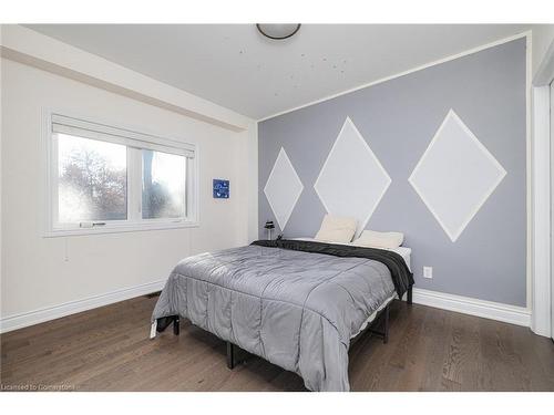 1526 Edencrest Drive, Mississauga, ON - Indoor Photo Showing Bedroom