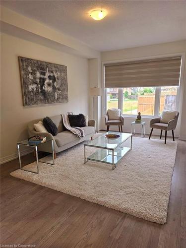 120 Blacklock Street, Cambridge, ON - Indoor Photo Showing Living Room