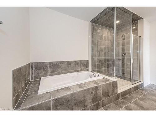 120 Blacklock Street, Cambridge, ON - Indoor Photo Showing Bathroom