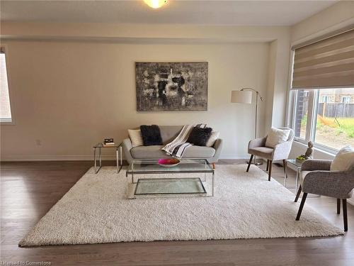 120 Blacklock Street, Cambridge, ON - Indoor Photo Showing Living Room