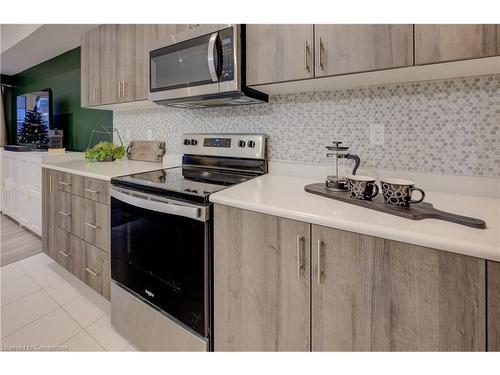 A-375 Westwood Drive, Kitchener, ON - Indoor Photo Showing Kitchen