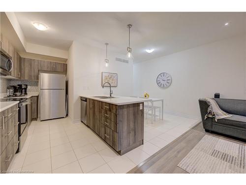 A-375 Westwood Drive, Kitchener, ON - Indoor Photo Showing Kitchen