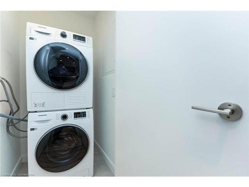 301-741 King Street W, Kitchener, ON - Indoor Photo Showing Laundry Room