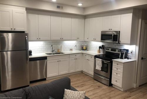 B105-112 Union Street E, Waterloo, ON - Indoor Photo Showing Kitchen With Stainless Steel Kitchen With Double Sink