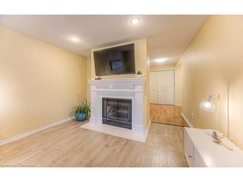 3-494 Beechwood Drive, Waterloo, ON - Indoor With Fireplace