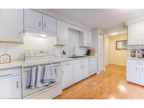 3-494 Beechwood Drive, Waterloo, ON - Indoor Photo Showing Kitchen