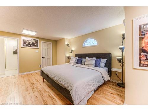 3-494 Beechwood Drive, Waterloo, ON - Indoor Photo Showing Bedroom