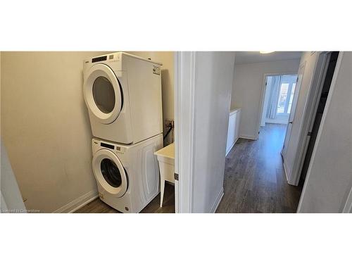 18 Steele Crescent, Guelph, ON - Indoor Photo Showing Laundry Room