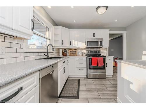 255 Fountain Street N, Cambridge, ON - Indoor Photo Showing Kitchen With Upgraded Kitchen