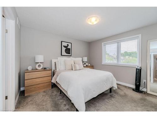 30-86 Erbsville Court, Waterloo, ON - Indoor Photo Showing Bedroom