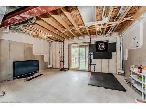 30-86 Erbsville Court, Waterloo, ON - Indoor Photo Showing Basement